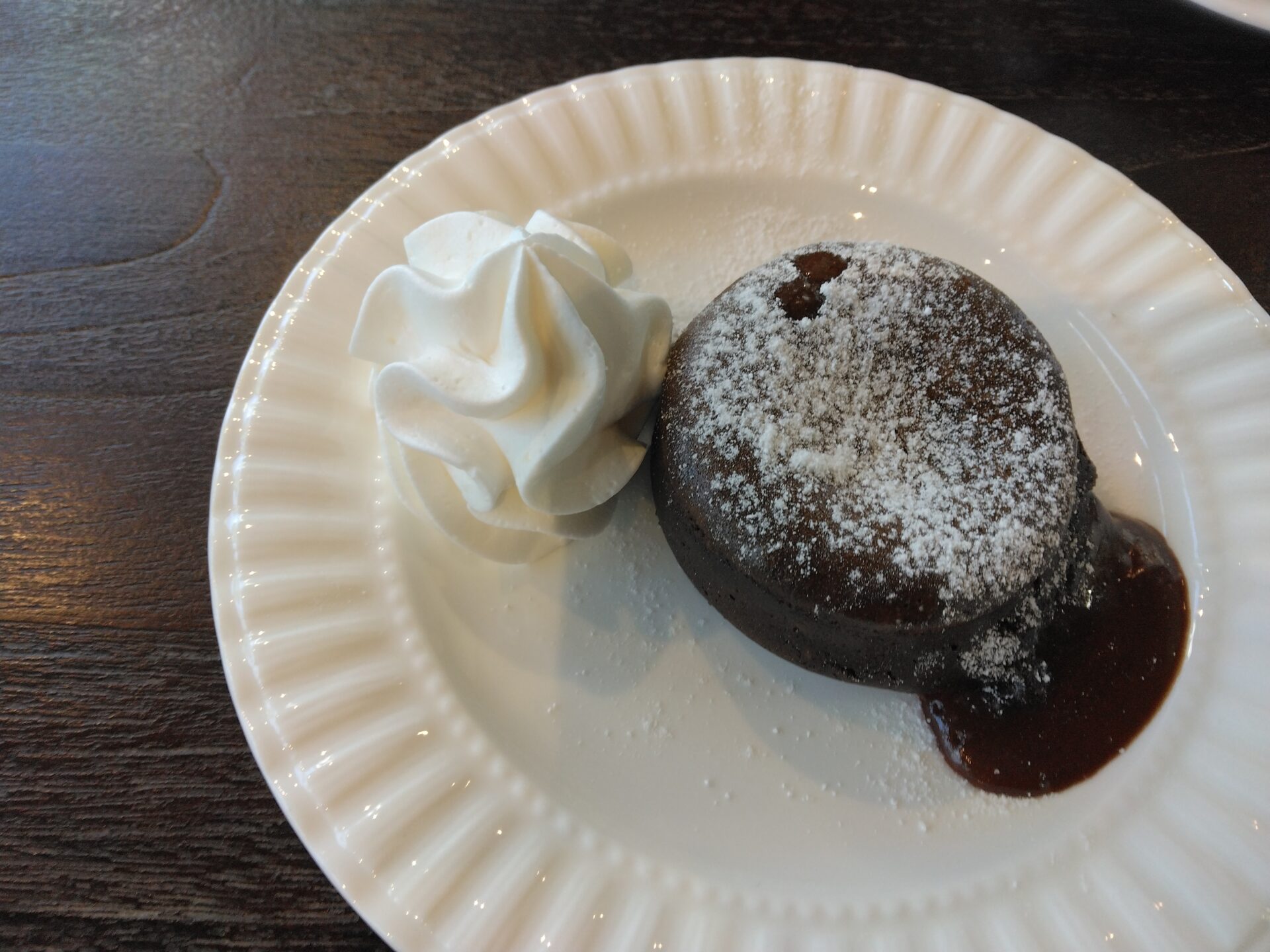喫茶室クレア　板橋区立熱帯環境植物館　やっとクレアさんのカレーとケーキとコーヒーを頂くことが出来ました。クレアさんが休みの時にテーブルとイスを借りてばかりでした。