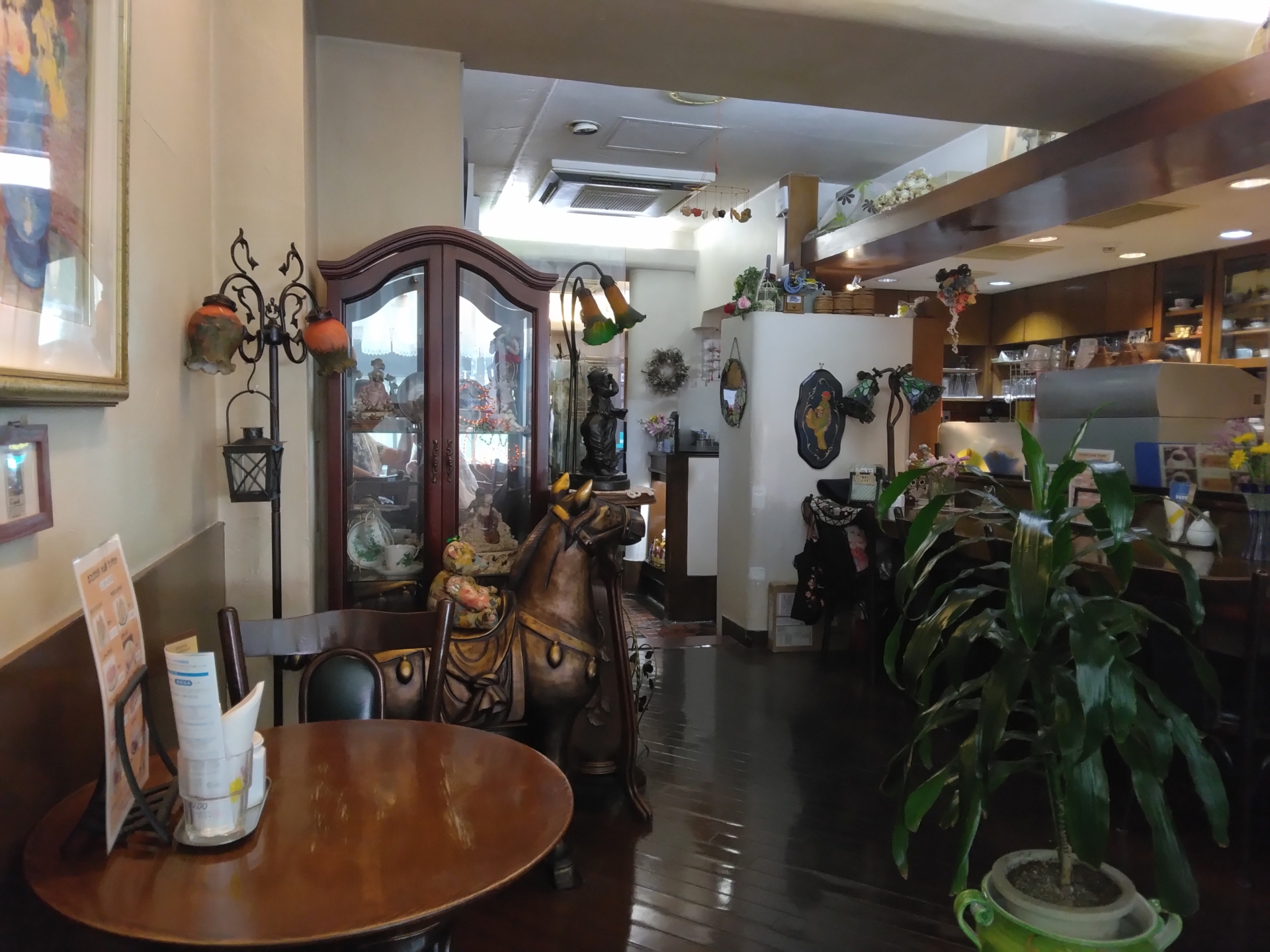 大山　喫茶店　ハッピーロード大山にある良い感じの喫茶店です。美味しい珈琲でゆっくりできる昔ながらの喫茶店です。