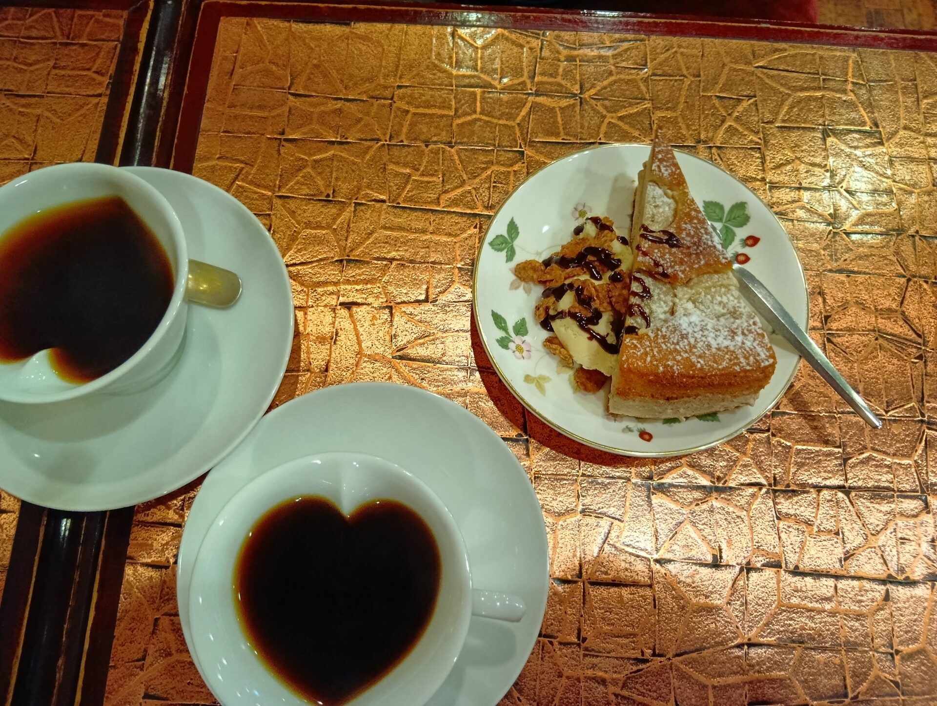 新高島平　ファミリー名店街　喫茶店イブで買い物後の一休みです。