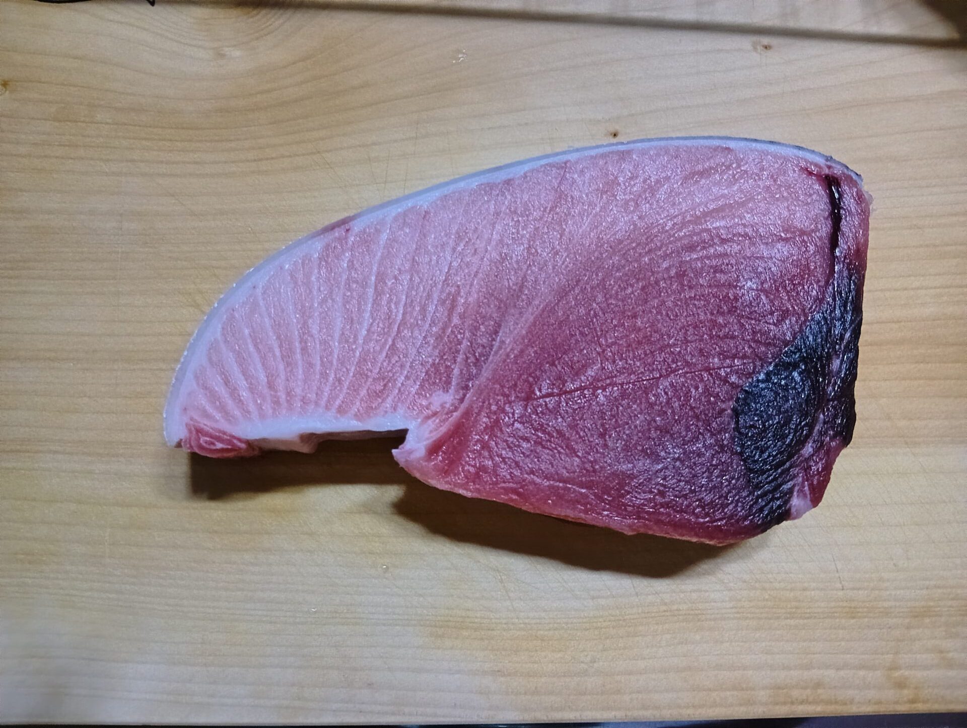 船橋市場 マグロブロック 魚益商店さんで冷凍マグロブロックを買ってきました。